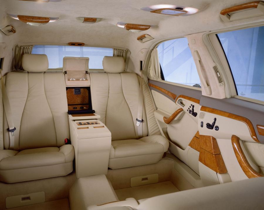 Интерьер Mercedes-Benz S600 Pullman 2000 года  (фото 11 из 12)